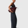 M-Tasche aus geknittertem Leder M-Tasche aus geknittertem Leder