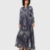 Maxi-Kleid mit Bandana-Print Maxi-Kleid mit Bandana-Print