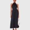 Maxikleid aus plissiertem Satin Maxikleid aus plissiertem Satin