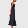 Maxikleid aus plissiertem Satin Maxikleid aus plissiertem Satin