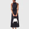 Maxikleid aus plissiertem Satin Maxikleid aus plissiertem Satin