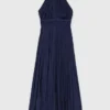 Maxikleid aus plissiertem Satin Maxikleid aus plissiertem Satin