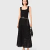 Maxikleid aus Strickstoff mit Strasssteinen Maxikleid aus Strickstoff mit Strasssteinen