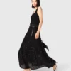 Maxikleid aus Strickstoff mit Strasssteinen Maxikleid aus Strickstoff mit Strasssteinen