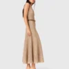 Maxikleid aus Strickstoff mit Strasssteinen Maxikleid aus Strickstoff mit Strasssteinen