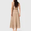 Maxikleid aus Strickstoff mit Strasssteinen Maxikleid aus Strickstoff mit Strasssteinen
