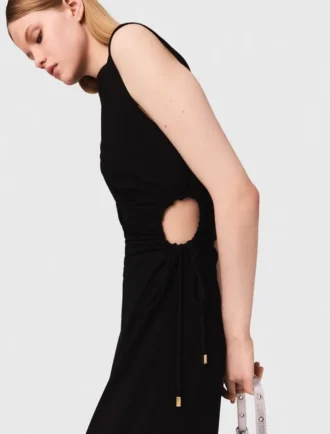 Maxikleid mit Ausschnitt an der Taille