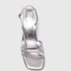 Metallic-Riemchensandalen mit Absatz Metallic-Riemchensandalen mit Absatz