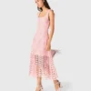 Midi-Kleid aus Häkelstoff mit Strasssteinen Midi-Kleid aus Häkelstoff mit Strasssteinen