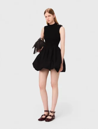 Mini-Kleid aus geripptem Strick und Taft Mini-Kleid aus geripptem Strick und Taft