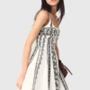 Mini-Kleid mit bestickten Trägern