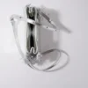 Mini-M-Bag aus geprägtem Leder mit Kette