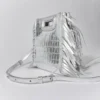 Mini-M-Bag aus geprägtem Leder mit Kette