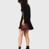 Mini-Skater-Kleid mit hohem Kragen Mini-Skater-Kleid mit hohem Kragen