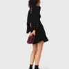 Mini-Skater-Kleid mit hohem Kragen Mini-Skater-Kleid mit hohem Kragen