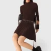 Mini-Skater-Kleid mit hohem Kragen Mini-Skater-Kleid mit hohem Kragen