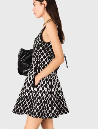 Mini-Strickkleid mit Muster