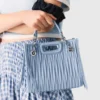 Mini-Tasche aus gestepptem Leder