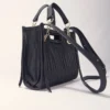 Mini-Tasche aus gestepptem Leder