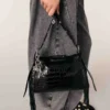 Miss M Mini-Tasche aus geprägtem Leder