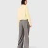 Pullover mit abnehmbarem Kragen mit Schmuckstein Pullover mit abnehmbarem Kragen mit Schmuckstein