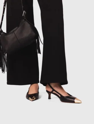 Pumps aus Glattleder mit Fersenriemen