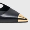Pumps aus Glattleder mit Fersenriemen