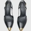 Pumps aus Glattleder mit Fersenriemen
