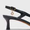 Pumps aus Glattleder mit Fersenriemen