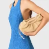 Rückenfreies Guipure-Maxikleid