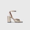 Sandalen aus Metallic-Leder mit Absatz Sandalen aus Metallic-Leder mit Absatz