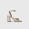 Sandalen aus Metallic-Leder mit Absatz Sandalen aus Metallic-Leder mit Absatz