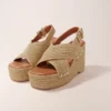 Sandalen mit Keilabsatz und Raffia-Optik