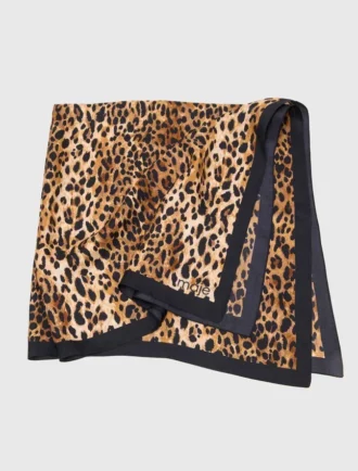 Schal mit Leopardenmuster