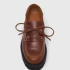 Schuhe mit klobiger Sohle Schuhe mit klobiger Sohle