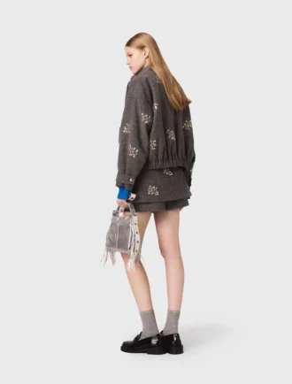 Shorts mit Blumenstickerei