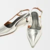 Silberne Riemchen-Pumps