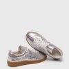 Sneaker aus Metallic-Leder
