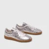 Sneaker aus Metallic-Leder