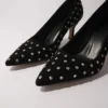 Strass-Pumps mit spitzer Zehenpartie Strass-Pumps mit spitzer Zehenpartie
