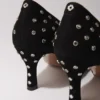 Strass-Pumps mit spitzer Zehenpartie Strass-Pumps mit spitzer Zehenpartie
