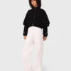 Strickjacke im Cape-Look
