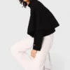 Strickjacke im Cape-Look
