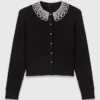 Strickjacke mit abnehmbarem Perlenkragen