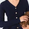 Strickjacke mit Schößchen Strickjacke mit Schößchen