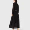 Strickjacke mit Strasssteinen Strickjacke mit Strasssteinen