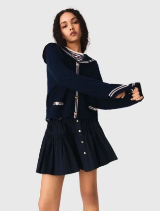 Strickjacke mit U-Boot-Ausschnitt und Zopfmuster