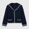 Strickjacke mit U-Boot-Ausschnitt und Zopfmuster