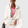 Strickjacke mit Zopfmuster und U-Boot-Ausschnitt