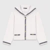 Strickjacke mit Zopfmuster und U-Boot-Ausschnitt